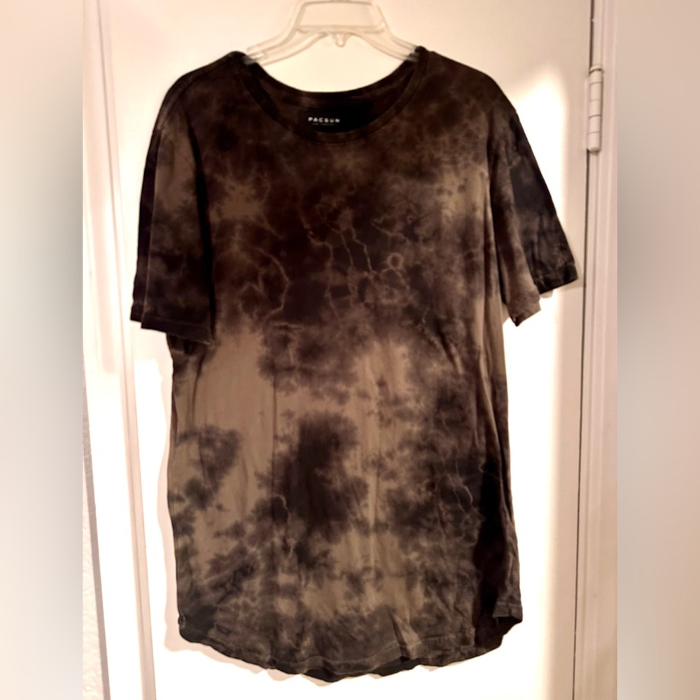 Pacsun gray tie dye shirt sleeve. Medium.